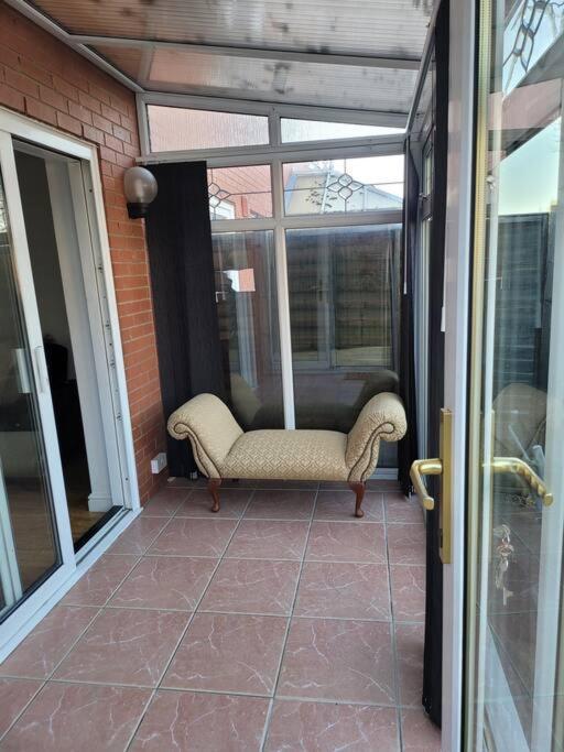2 Bedroom End Of Terrace House Wellington  Exterior photo