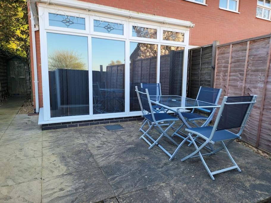 2 Bedroom End Of Terrace House Wellington  Exterior photo